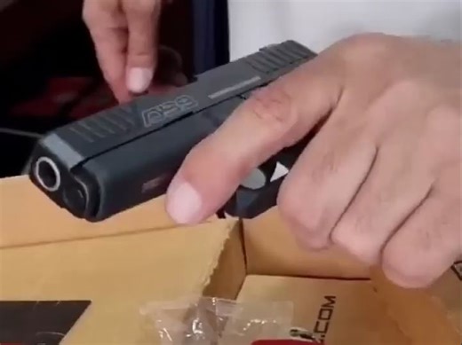 9 毫米 DIAMONDBACK DB9 手枪