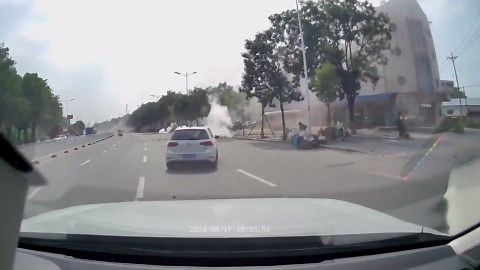 Explosion throws manhole covers into air in Anshan, China