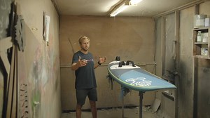 Kodes are designed to deliver the best onshore wave performance and excel in freeride, freewave and freestyle. The Kode shape is short in both nose and tail for added maneuverability while avoiding any loss in acceleration or speed. The increased bottom Vee shape adds maneuverability and precision in the waves, gives a sharper acceleration in the gusts and more smoothness in rough waters. Our tailored fin selection, fin positions and strap positions for each size complete the uncompromised conve