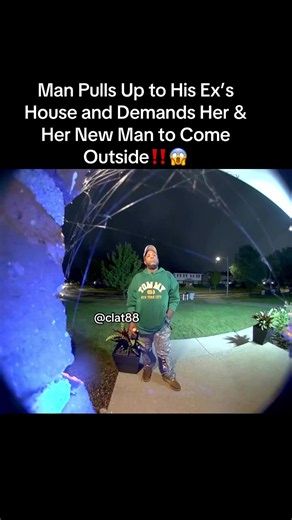 A man pulled up to his ex’s house and demanded she come outside. He told her he’d “crash out” over her, then said the man she left him for needed to come outside and 🥊 him.#ExDrama #RelationshipDrama #CaughtOnCamera #TikTokStorytime #WhatWouldYouDo