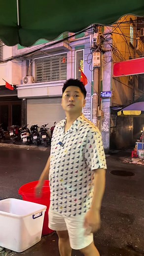 Bán hàng vỉa hè sợ nhất trời mưa bất chợt các t/yêu ạ#xuhuong #vairal #capcut #Huy33