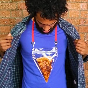 This pouch lets you eat your pizza on the go🍕 | VT