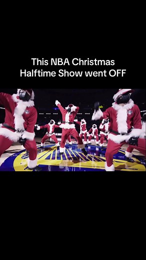 ‘Tis the season. 🏀🎅🏼🥷🏼 #kinjaz #christmas #halftimeshow #dancecrew