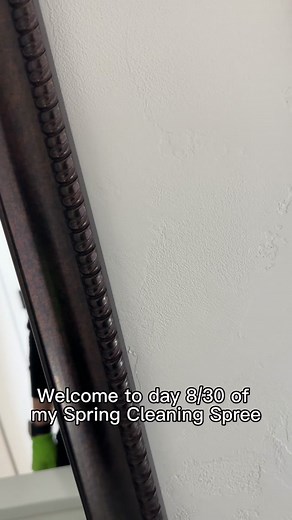 Bathroom Deep Clean: Spring Cleaning Day 8