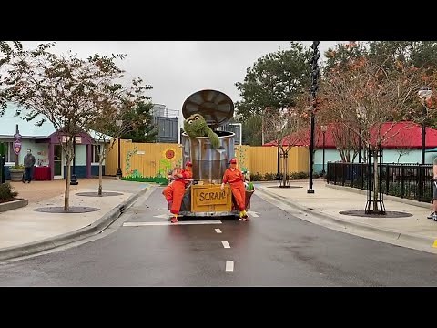 Oscar the Grouch sings "I Love Trash" at Sesame Street Land (Seaworld Orlando)