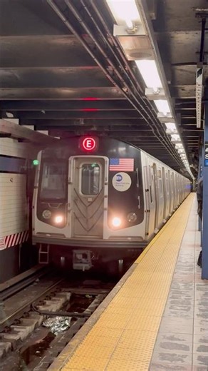 MTA R160A E Train arrives at 42nd St.