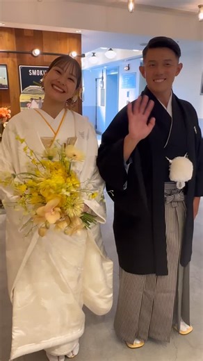 畑中 雅妃|ウェディングプランナー on Instagram: "\和装でお色直し入場/VERANDA✖︎和装 #人が創る結婚式 #心が動く瞬間 #baysidegeihinkanveranda #verandafam#veranda花嫁#ベイサイド迎賓館ベランダ#mirrormirror#ミラーミラー#みなとみらい#結婚式#ゼクシィ花嫁#式場見学#式場探し#式場見学レポ#レポ#結婚式準備#結婚式レポ#貸切結婚式#貸切結婚式場#ウェディングプランナー#結婚式装飾#ウェディングドレス#wedding#weddingdress#和装"