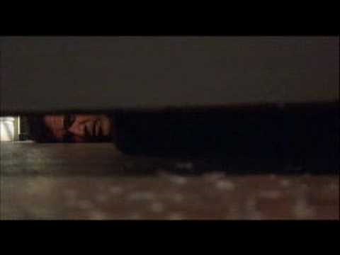 Signs scene with Mel Gibson vs Alien.