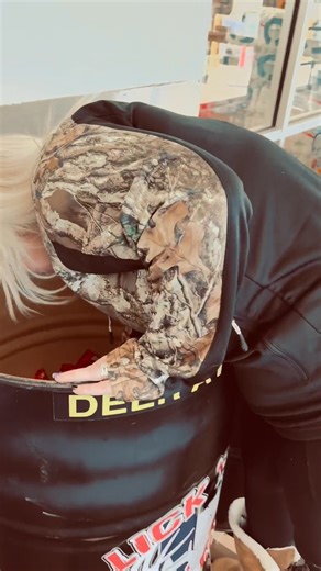 Brookshire Brothers in Jacksonville, TX💯 Reach in the barrel and grab a bag or 10 🦌 🐷 🌽 🇺🇸 | Lick'em Stick'em