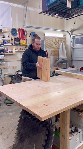 3.1M views · 70K reactions | Bench made from 2x4s #diy #diyprojects #diyfurniture #diyer #woodwork #bench #BudgetFriendly | Gerber Design Co | Facebook