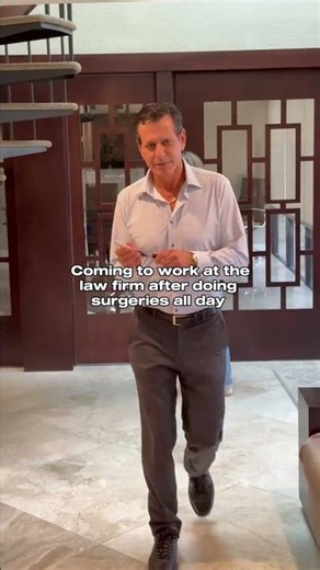 Yes, I’m a lawyer AND a plastic surgeon⚖️🩺