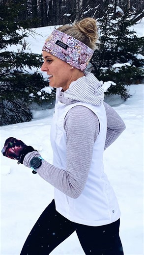 11K views · 1.9K reactions | Follow me if you find yourself losing motivation to run outdoors in the winter! ❄️ I've spent 20+ years running during Alaska and Minnesota winters, and I've gained a lot of knowledge on how to dress, what gear to wear, shoes for the snow and ice, and tips and tricks to stay motivated. So follow along for more winter running content! | The Runner's Plate | Facebook