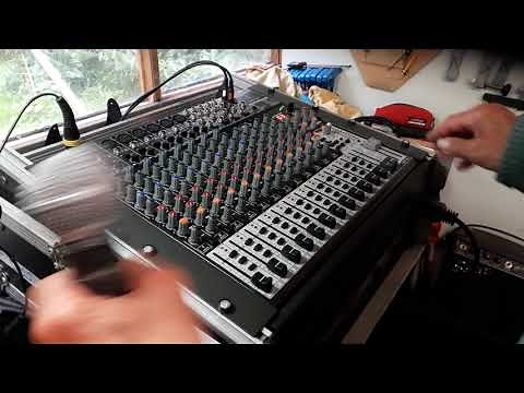 Behringer X2222