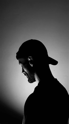 Camera tips on Instagram: "Creative Photography iPhone 📱📸🔥 #mobilephotography #photography #creativephotography #iphone16promax #viralreels"