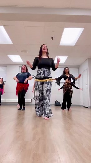 Mesmerizing Arabic Belly Dance Classes for All Levels