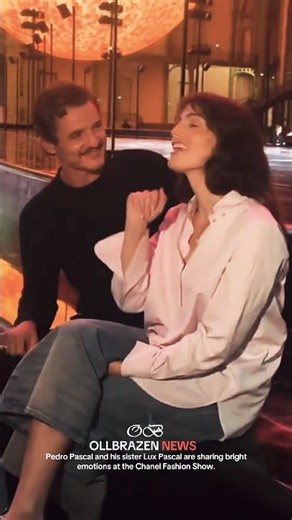 Pedro Pascal and his sister Lux Pascal are sharing bright emotions at the Chanel Fashion Show 🥰❤️⭐️