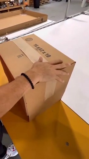 2.5K views · 67 reactions | Make your brand stand out with customized product boxes! Our cutting-edge printing technology makes it easier than ever to elevate your brand. Contact us for more information! #customboxes #packaging #branding #marketing #shipping #shippingcontainer | cartonbar | Facebook