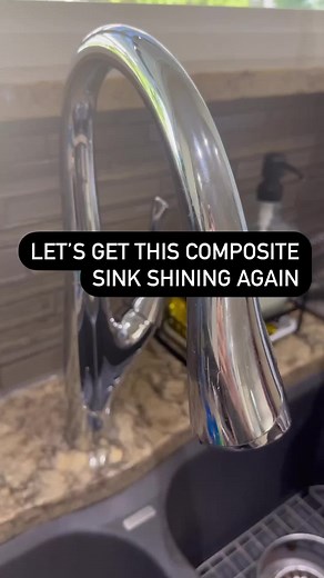 Do you know the secrete to maintaining your granite composite sinks?! Probably not, many clients have asked me what my secret is to making their sinks shine again because “no matter how many times I clean it, it never looks clean!” Come to their surprise granite composite sinks need to be hydrated! Once your sink is totally dry, take any cooking oil and buff that in and your sink will be shinning for days🤩✨ Products used • all purpose cleaner • an abrasive cleaner • cooking oil *Please read you