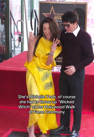 Still never past her prime 💛 Michelle Yeoh looked radiant, alongside actor Ke Huy Quan, in a dress from Dior’s pre-fall 2026 collection and Roger Vivier Bouquet Strass Buckle Slingback Pumps. #MichelleYeoh 📸: Getty