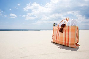 Hawaiian Purses: Stylish Bags Inspired by the Islands | LoveToKnow