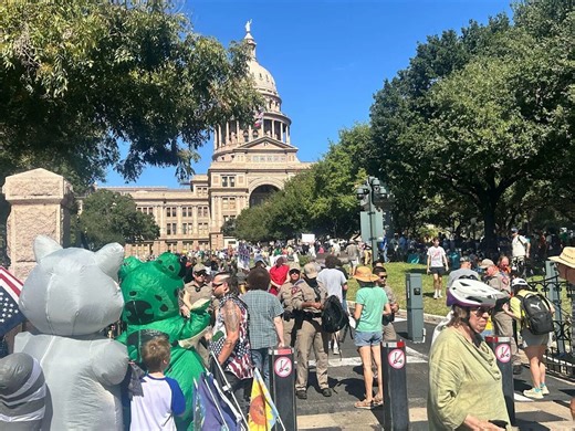 Protest replay: Thousands march down Congress for Austin 'No Kings' protest