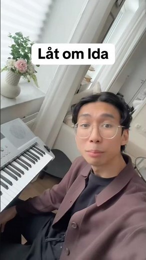 Improviserar en låt om Ida