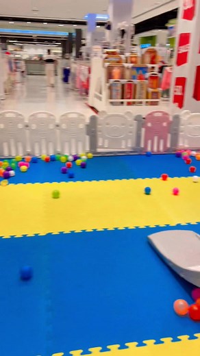 Tara Poe လဲၤဂဲၤလိၥ်ကွဲလၢRobinson | Lily Mommy