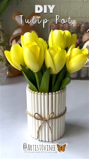 Tulip pot 🌷 #tulip #craft #diy #youtubeshorts #shorts #flowerpot #Artist_vinee @Artist_vinee