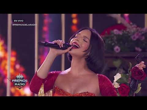 ÁNGELA AGUILAR sorprende a TODOS cantando en PREMIOS de la RADIO 2021 | EstrellaTV