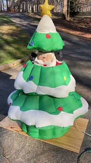 2010 Gemmy Animated Santa Lighted Christmas Tree Inflatable Airblown