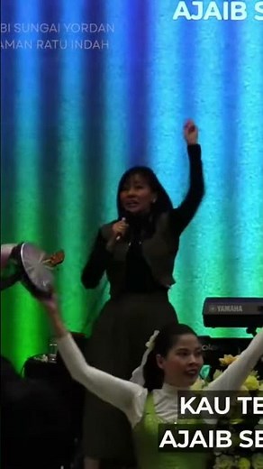 KAU terbesar dan mulia ajaib semua perbuatanMU #lagurohani #worshipmusic #pujianpenyembahan #shorts