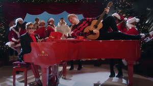 Ed Sheeran, Elton John, Mariah Carey... le match des chansons de Noël bat son plein