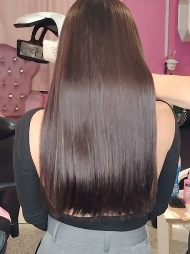 Transforma tu cabello con alisado permanente en Quito