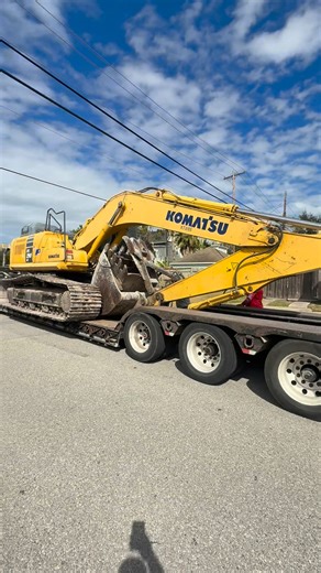 Let demo day commence!!  Texas Trash & Trailer is back at it turning chaos into clean slates. #Texastrashandtrailer #demo #fyp #junkremovalservice #selfownedbusiness #business #junk #trendingpost #junkremoval #junkhoustontx | Texas Trash & Trailer | Facebook