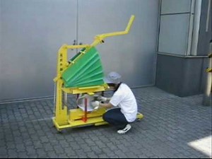 (有)武井製作所 手押し式一斗缶潰し機 トグル機構 「アイリス-A」