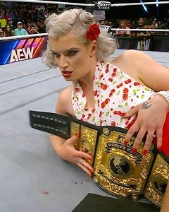 Whose got the better moves, Toni Storm or Mercedes Moné? | All Elite Wrestling