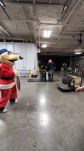 Sammy the Seagull makes friends everywhere he goes, and sometimes, they even let him borrow the equipment. #shareyourchristmas #coastalbendfoodbank #3NEWS | KIII 3 News