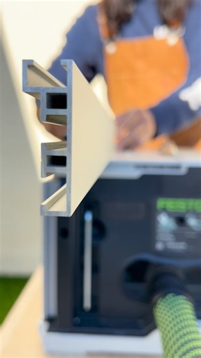 Solomon Kang on Instagram: "@tsoproducts Extended Rip Fence with infeed and outfeed supports for the @festool CSC SYS 50.👍 Installs in seconds.⏱️ No tools required.👏 #tso #tsoproducts #festool #festoolusa #cscsys50"