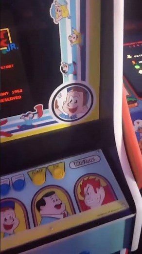 The fix it felix jr arcade game from Wreck it ralph in side quest