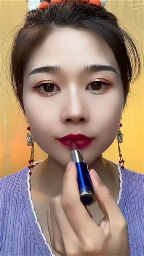 Deep Berry Glam: How to Apply a Stunning Bold Lip Like a Pro! 💄✨#beautyhacks #lipstick #makeupshorts