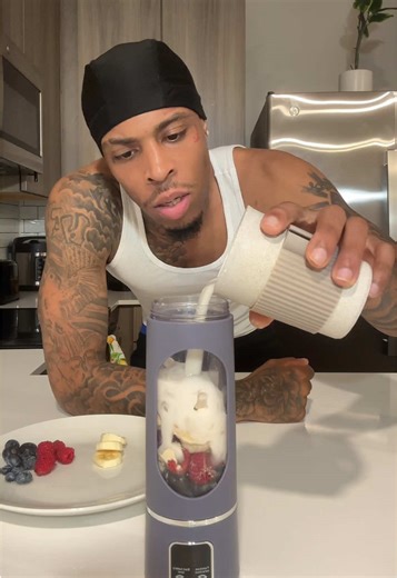 Portable Blender Smoothie for Pre Workouts