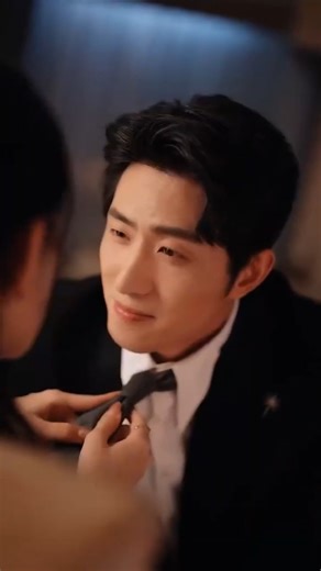 Intelligent, humorous, and resilient, 25-year-old Qiu Yu navigates the workplace with ease and serves as CEO Ji Xiangdong's trusted secretary. Faced with the constant pressures of an ex and family meddling, Ji Xiangdong's feelings beneath his cool exterior gradually emerge. Amidst the turbulent waters of career and love, Secretary Qiu bravely chooses her own happiness. ML: Wang Kaimu FL: Han Yutong | Romantic CDrama Series