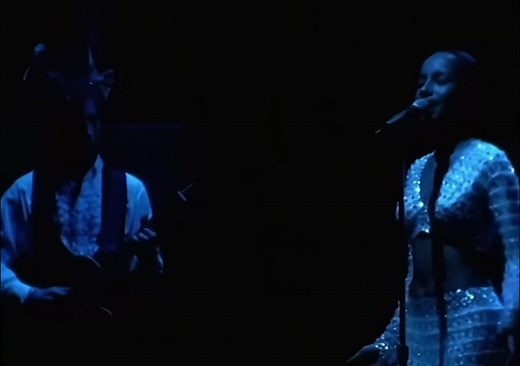 sade performing 'haunt me' on the love deluxe world tour (1993) #sade #sadeadu