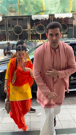 A Splash of Color in Bandra! 🍑🧡 Hrithik Roshan and Saba Azad bringing all the vibrant energy today. From the peach kurta to that stunning orange salwar suit, this duo is redefineing traditional fashion! 😍✨ #HrithikRoshan #SabaAzad #BandraDiaries #ViralReels #TraditionalLook #CoupleGoals #BollyGlam #VibrantVibes #Slaying #FashionInspo | Bollywood Chronicle