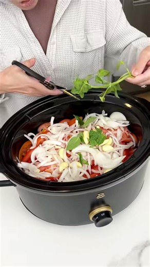 Crockpot tomato soup with homemade croutons