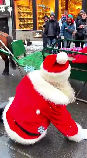 Santa Crashes His Cart 😂 Loud Laugh & Merry Christmas | Funny Santa Short