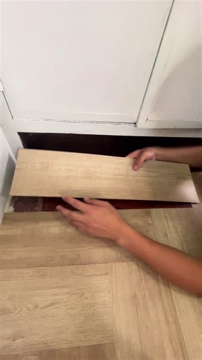 Easy DIY Vinyl Floor Tiles Installation Guide