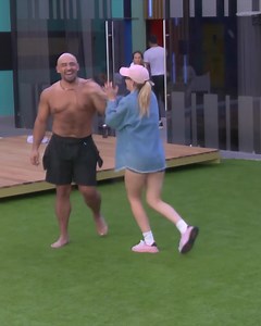 24K views · 705 reactions | No todo es drama en la casa, también se goza ‍♀️  Sigue toda la diversión de #LaCasaDeLosFamosos de lunes a viernes y domingos a las 7PM/6C por Telemundo. | TELEMUNDO REALITIES | Facebook