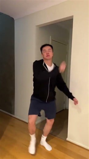 SpongeBob's Unstoppable Dance Move! Keep Grooving