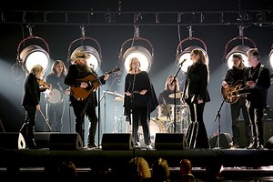 The Story of Chris Stapleton + Patty Loveless' CMA Awards Performance, 'You'll Never Leave Harlan Alive'